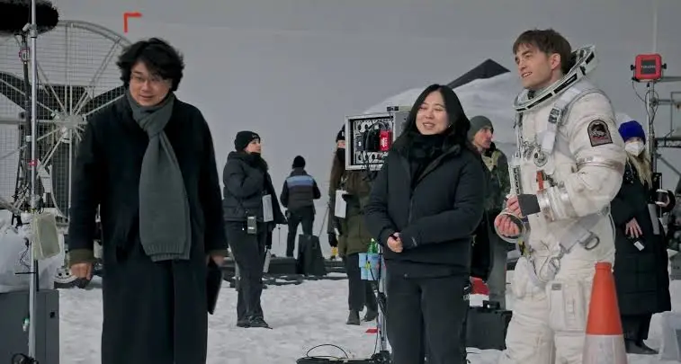 Mickey 17 behind the scenes