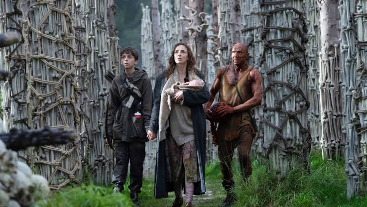 Alfie Williams, Jodie Comer and Ralph Fiennes in '28 Years Later'