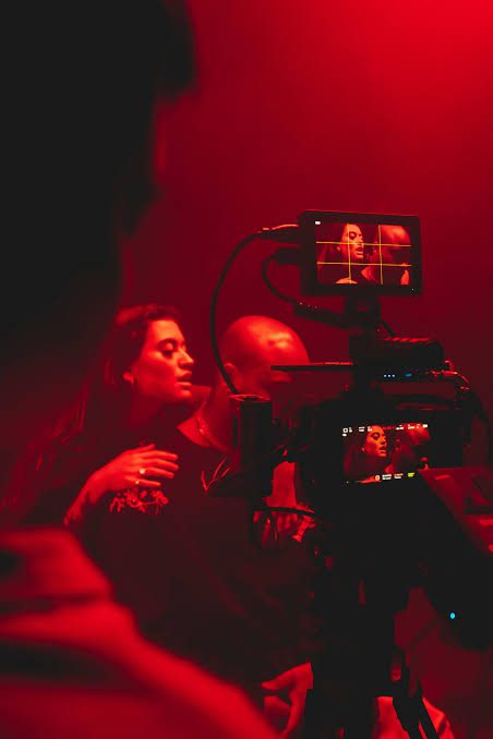 Behind the scenes of shooting an intimate scene - sex scenes in movies