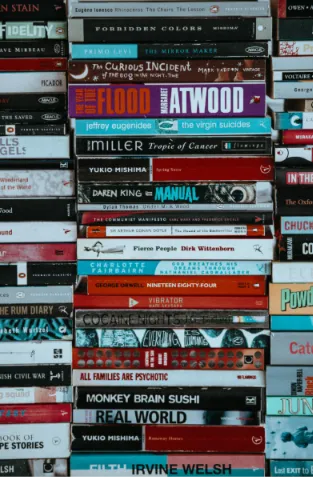 A collection of screenwriting books and online resources